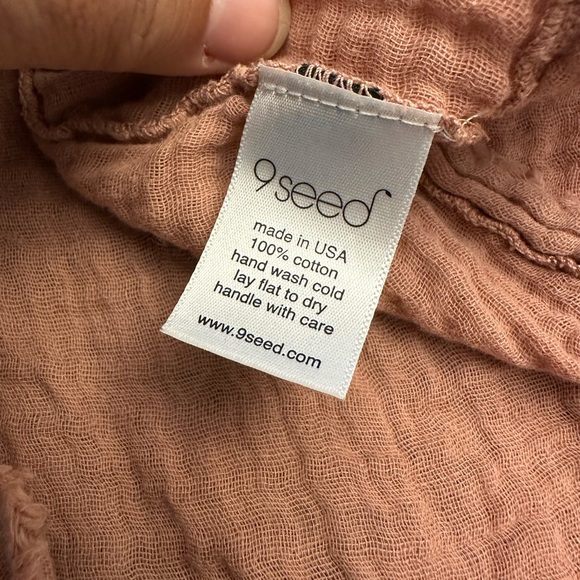 9SEED Idyllwilds Sleeveless Top in Lightweight Gauze French Rose (T2) - Picture 7 of 7